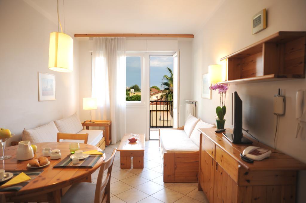 Residence Laura Bordighera Szoba fotó