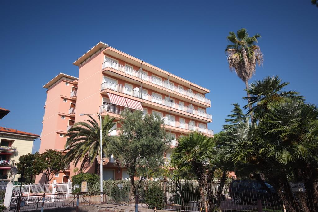 Residence Laura Bordighera Kültér fotó